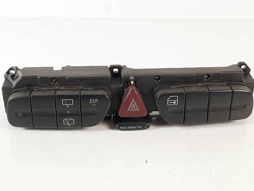 Used Switch Switch MERCEDES-BENZ C-CLASS T-Model (S203) C 220 CDI (203.208) (150 hp) 17394889 17394889