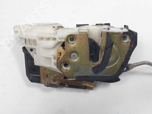 Used Front right lock MITSUBISHI PAJERO III (V7_W, V6_W) 3.2 Di-D (V68W) (160 hp) 9223948