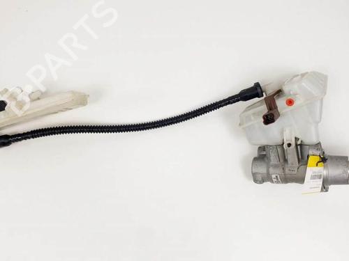 Used Brake master cylinder Brake master cylinder CITROËN C4 Picasso II 2.0 BlueHDi 150 (150 hp) 25403902 25403902
