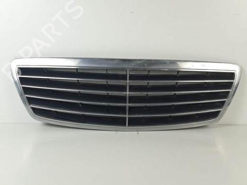 Used Grille MERCEDES-BENZ S-CLASS (W220, V220) S 320 CDI (220.025, 220.125) (204 hp) 17812389