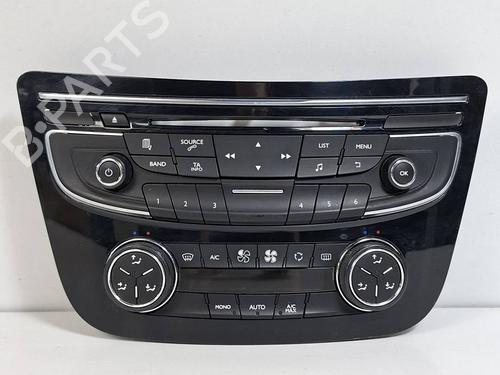 climate-control-peugeot-508-sw-i-8e_-2010-2011-2012-2013-2014-2015-2016-2017-2018-39196406 main image