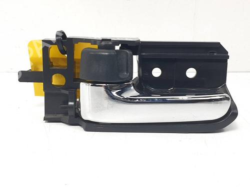 Used Front left interior door handle Front left interior door handle TOYOTA COROLLA (_E12_) 2.0 D-4D (CDE120R, CDE120L_) (116 hp) 39745818 39745818