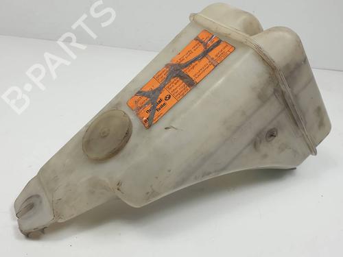 Used Windscreen washer tank Windscreen washer tank BMW 5 (E28) 520 i (129 hp) 34511171 34511171