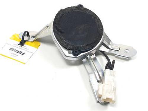 Used Electronic module LEXUS IS II (_E2_) 220d (ALE20) (177 hp) 30450610