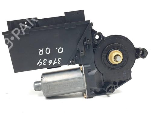 Used Right front window motor VW TOUAREG (7LA, 7L6, 7L7) 2.5 R5 TDI (174 hp) 29820465