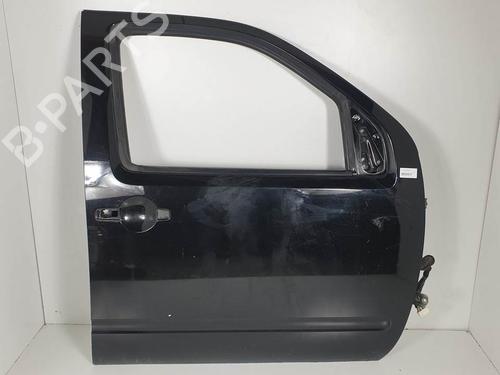 right-front-door-nissan-navara-np300-d40-25-dci-2004-11271718 main image