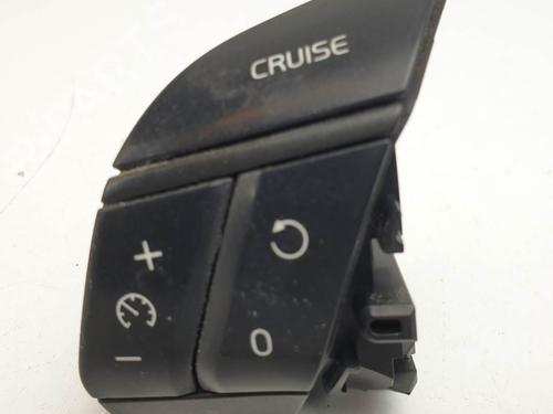 Used Steering wheel controls Steering wheel controls VOLVO XC90 I (275) D5 AWD (185 hp) 24627470 24627470