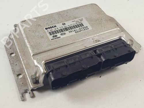Used Engine control unit (ECU) HYUNDAI SANTA FÉ I (SM) 2.0 CRDi 4x4 (113 hp) 18471700
