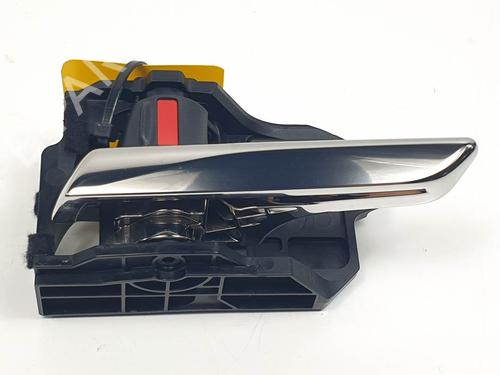 Used Front left interior door handle MAZDA 3 Hatchback (BP) 2.0 SKYACTIV-G M Hybrid (122 hp) 28061562