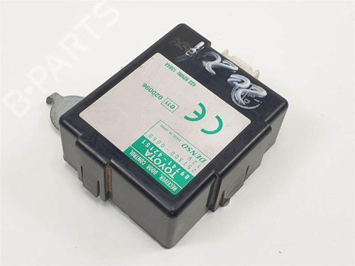 Used Electronic module Electronic module TOYOTA RAV 4 II (_A2_) 2.0 D 4WD (CLA20_, CLA21_, CLA20R, CLA21R) (116 hp) 10570956 10570956
