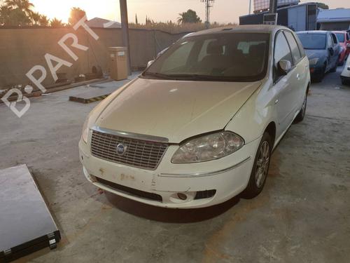 Brugte FIAT CROMA (194_)  1.9 D Multijet (194AXB1B)  4917421