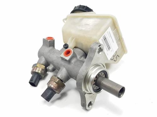 Used Brake master cylinder Brake master cylinder VOLVO V70 II (285) 2.4 (140 hp) 19028309 19028309