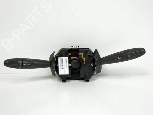 Used Headlight switch Headlight switch FIAT PUNTO (188_) 1.2 16V 80 (188.233, .235, .253, .255, .333, .353, .639,... (80 hp) 8004840 8004840