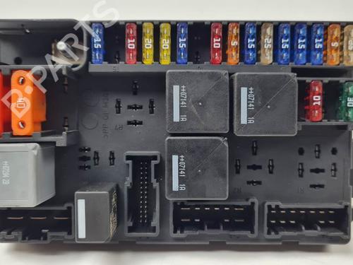 Used Fuse box Fuse box LAND ROVER RANGE ROVER SPORT I (L320) 3.6 D 4x4 (272 hp) 28498831 28498831