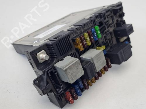 Used Fuse box Fuse box 37533214 37533214