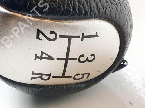 Gear lever TOYOTA YARIS (_P9_) 1.3 VVT-i (SCP90_, SCP90R) | BP17545256M90 