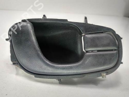 Højre fortil invendig håndtag DAEWOO LANOS Saloon (KLAT) 1.5 (86 hp) 8192167