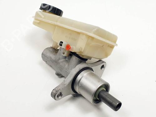 brake-master-cylinder-smart-forfour-454-2004-2005-2006-24499813 main image