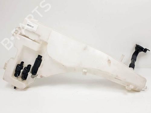 Used Windscreen washer tank Windscreen washer tank BMW X5 (E70) xDrive 30 d (245 hp) 18674986 18674986
