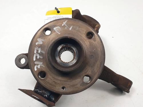 Used Left front steering knuckle Left front steering knuckle PEUGEOT 107 (PM_, PN_) 1.0 (68 hp) 31272254 31272254