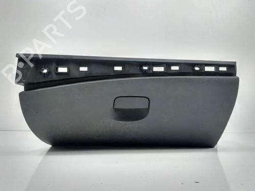 Used Glove box RENAULT MEGANE III Hatchback (BZ0/1_, B3_) 1.5 dCi (106 hp) 8179293