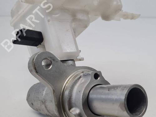 Used Brake master cylinder Brake master cylinder 37533222 37533222