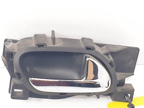 Used Rear right interior door handle Rear right interior door handle PEUGEOT 407 (6D_) 2.0 (6DRFNB, 6DRFNE) (136 hp) 15854984 15854984