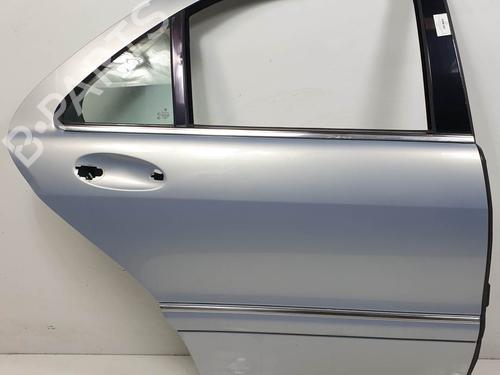 Dør højre bagtil Dør højre bagtil MERCEDES-BENZ S-CLASS (W220, V220) S 320 CDI (220.025, 220.125) (204 hp) 26305819 26305819