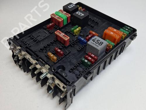 Used Fuse box Fuse box 39398730 39398730