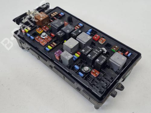 Used Fuse box Fuse box 37533344 37533344
