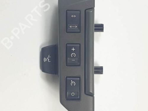 Used Steering wheel controls Steering wheel controls 19444782 19444782