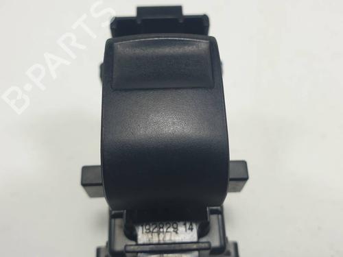Used Right front window switch Right front window switch TOYOTA RAV 4 V (_A5_, _H5_) 2.5 Hybrid (AXAH52) (218 hp) 35749476 35749476