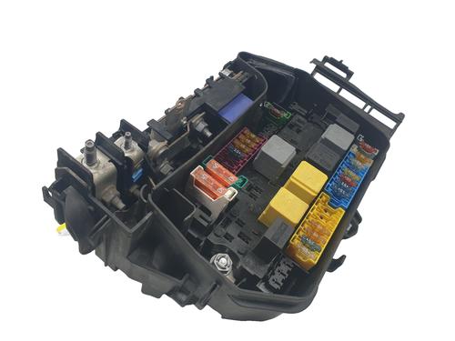 Used Fuse box Fuse box 36429330 36429330