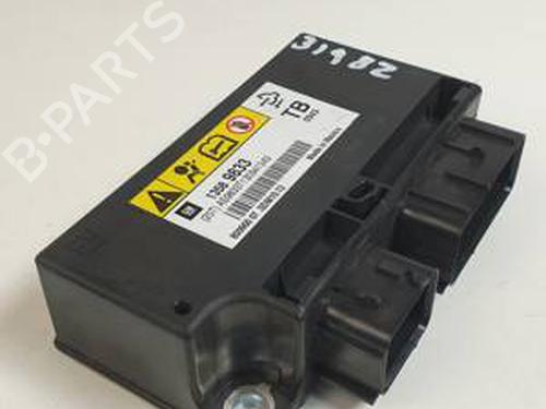 Used ECU airbags OPEL INSIGNIA A (G09) 2.0 CDTI (68) (131 hp) 30525273