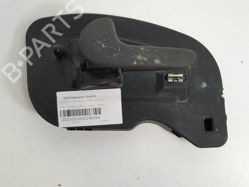 Venstre foran invendig håndtak OPEL COMBO Box Body/MPV 1.7 CDTI 16V (101 hp) 6860287