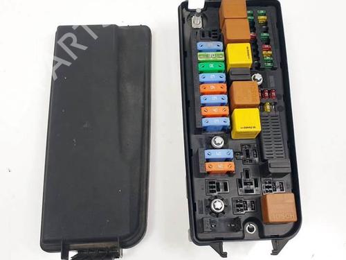 Used Fuse box Fuse box SAAB 9-3 (YS3F, E79, D79, D75) 1.8 i (122 hp) 17481244 17481244
