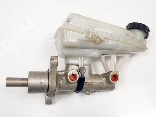Used Brake master cylinder Brake master cylinder FIAT SCUDO Van (220_) 2.0 (136 hp) 17648935 17648935