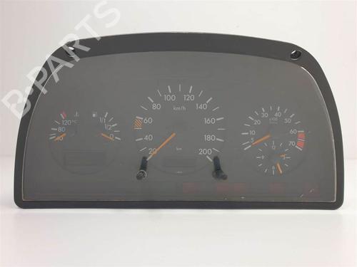 Used Instrument cluster Instrument cluster MERCEDES-BENZ V-CLASS (638/2) V 230 (638.234, 638.294) (143 hp) 10565387 10565387