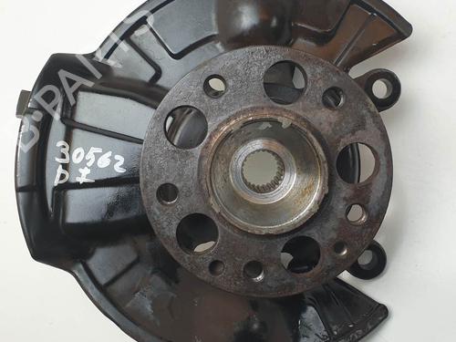 Used Left front steering knuckle Left front steering knuckle MERCEDES-BENZ A-CLASS (W168) A 170 CDI (168.009, 168.109) (95 hp) 26040958 26040958