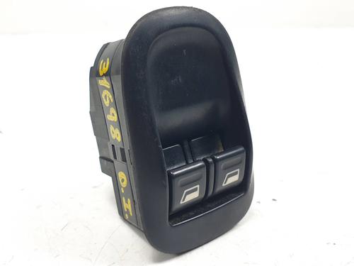 Used Left front window switch Left front window switch PEUGEOT 206 Hatchback (2A/C) 1.4 i (75 hp) 30292515 30292515