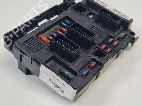 Used Fuse box Fuse box 36661619 36661619