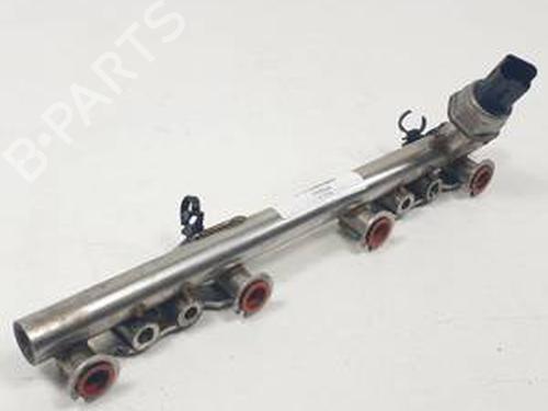 Used Injection rail RENAULT MEGANE III Hatchback (BZ0/1_, B3_) 1.2 TCe (BZ2B, BZ11) (116 hp) 31033842