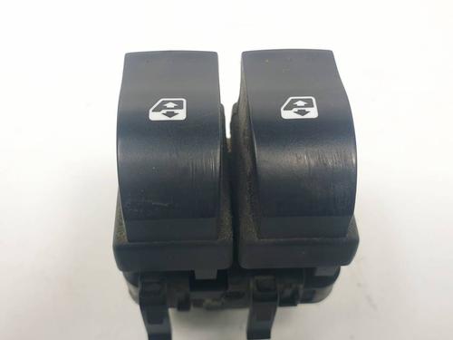 Used Left front window switch Left front window switch RENAULT MEGANE II (BM0/1_, CM0/1_) 2.0 dCi (BM1K, CM1K) (150 hp) 31033721 31033721