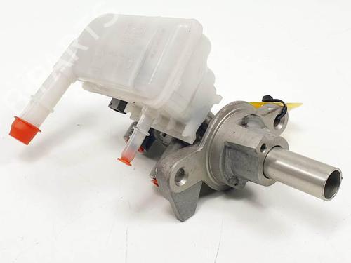 Used Brake master cylinder FORD FIESTA VI (CB1, CCN) 1.0 EcoBoost (100 hp) 25146110