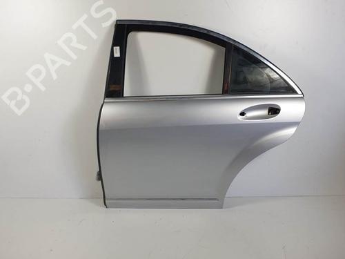 Used Left rear door Left rear door 17166138 17166138
