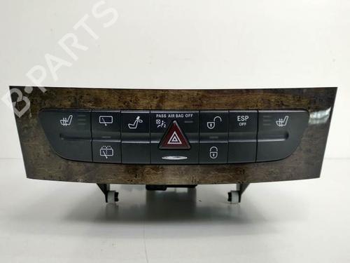 Advarselsbryter MERCEDES-BENZ E-CLASS T-Model (S211) E 220 T CDI (211.206) (150 hp) 7246410