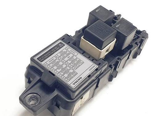 Used Fuse box Fuse box 18653910 18653910