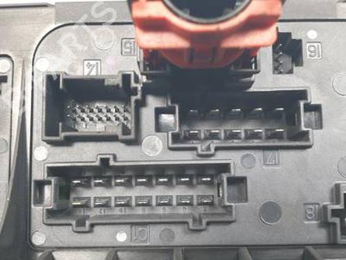 Fuse box MERCEDES-BENZ CLS (C219) CLS 320 CDI (219.322) | BP30959189E1