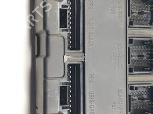 Caixa de fusíveis RENAULT MEGANE II (BM0/1_, CM0/1_) 2.0 dCi (BM1K, CM1K) | BP30763077E1