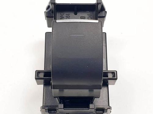 Used Left rear window switch Left rear window switch TOYOTA COROLLA Hatchback (_E21_, _EA1_, _EH1_) 1.8 Hybrid (ZWE211) (98 hp) 25403717 25403717